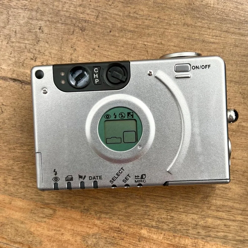 Canon Elph2 APS Point & Shoot Film Camera w Original Case Photography